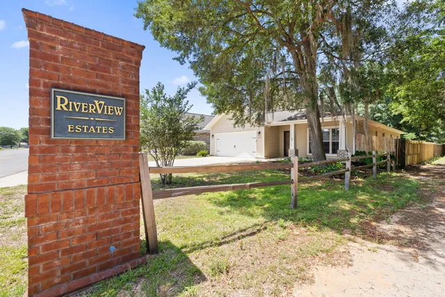 $2,500 | 8393 New Orleans Court, Navarre, FL 32566