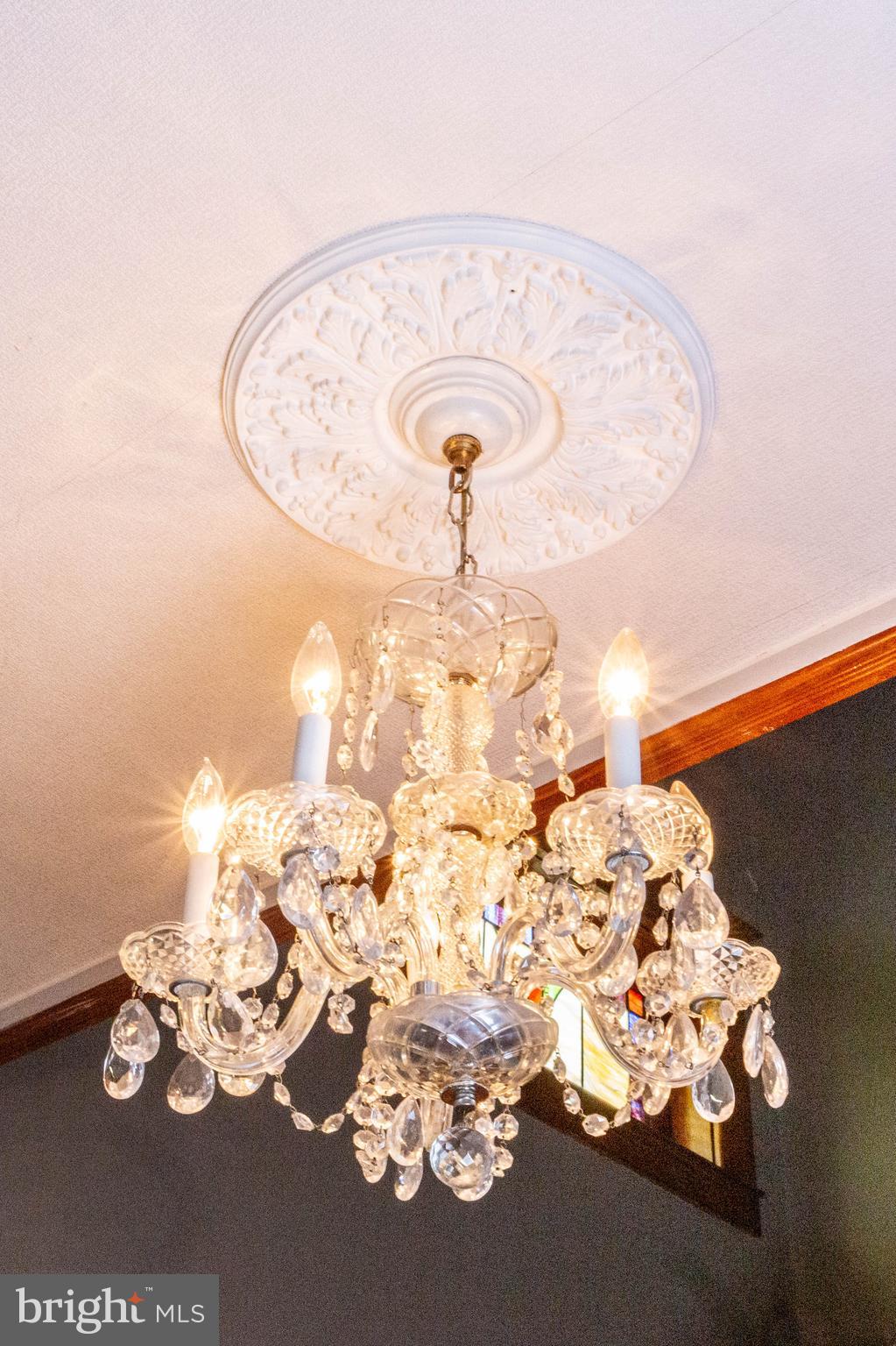 611 Elmwood Road Baltimore, MD 21206 - Photo 14 of 51 Chandelier