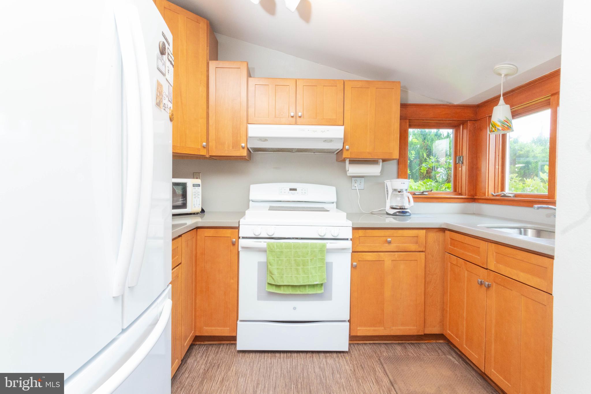 611 Elmwood Road Baltimore, MD 21206 - Photo 18 of 51 Kitchen