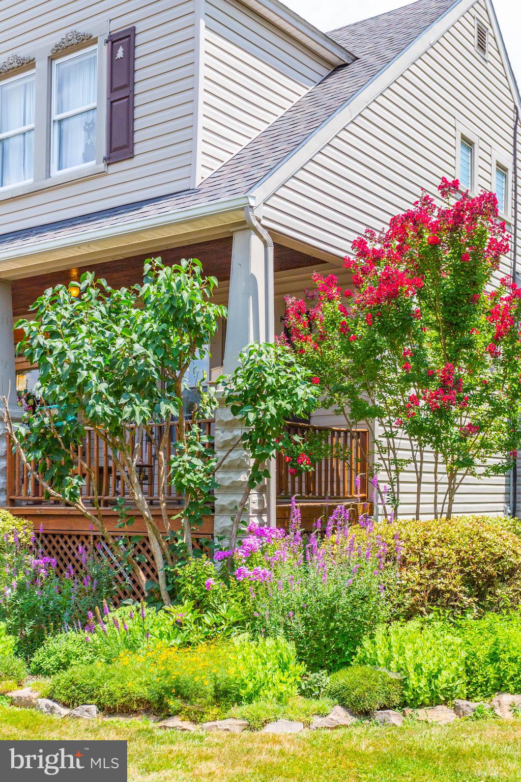 611 Elmwood Road Baltimore, MD 21206 - Photo 3 of 51 Well landscaped