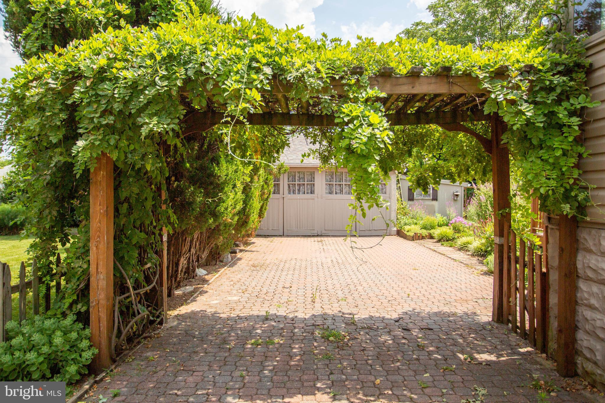 611 Elmwood Road Baltimore, MD 21206 - Photo 50 of 51 Beautiful arborway