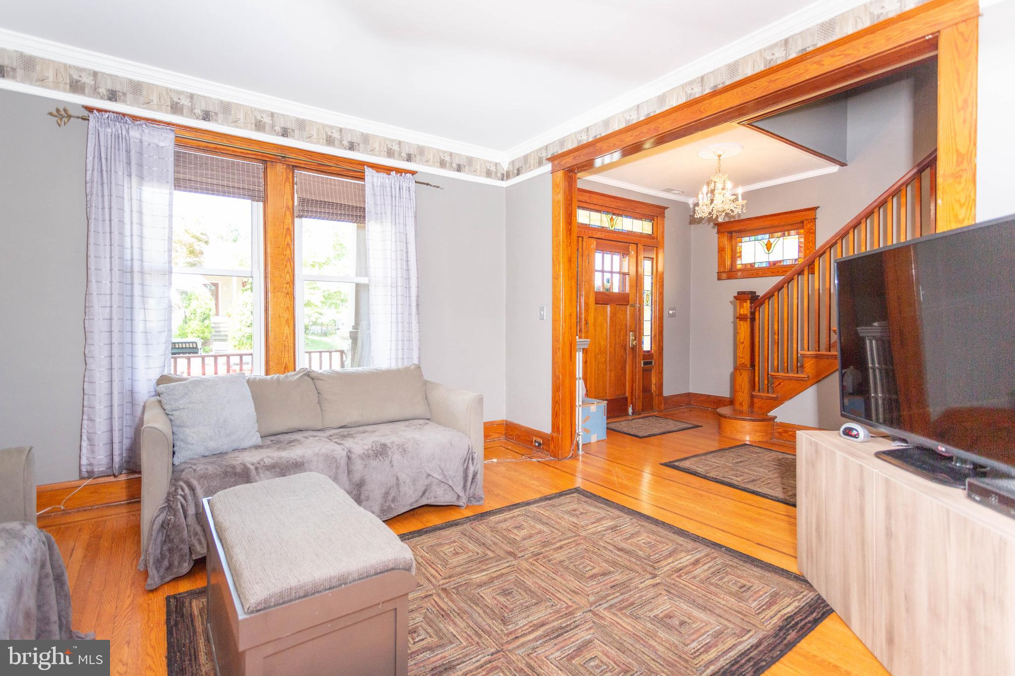611 Elmwood Road Baltimore, MD 21206 - Photo 9 of 51 Family room