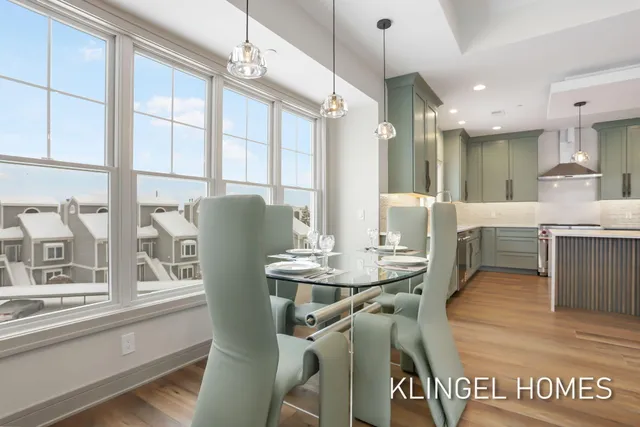 $790,000 | 930 West Savidge Street, Unit 12, Spring Lake, MI 49456