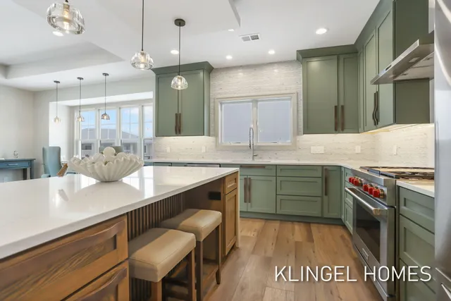 $790,000 | 930 West Savidge Street, Unit 12, Spring Lake, MI 49456