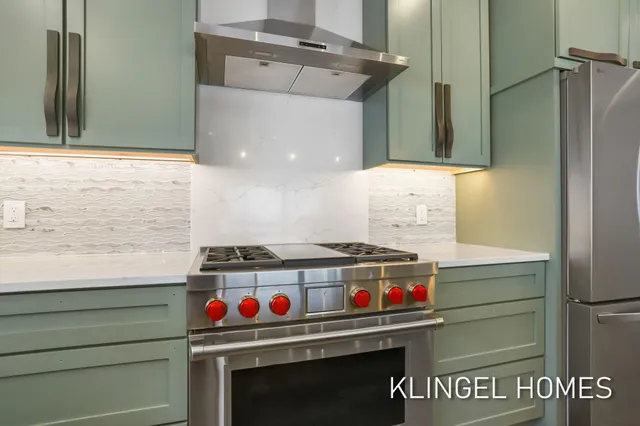 $790,000 | 930 West Savidge Street, Unit 12, Spring Lake, MI 49456