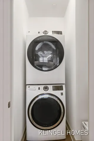 $790,000 | 930 West Savidge Street, Unit 12, Spring Lake, MI 49456