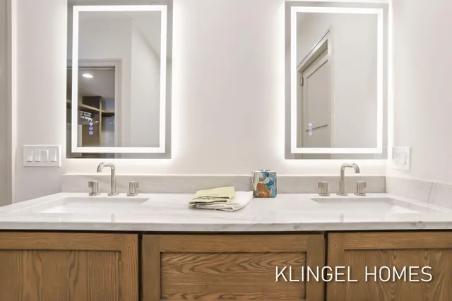 $790,000 | 930 West Savidge Street, Unit 12, Spring Lake, MI 49456