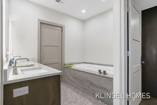 $790,000 | 930 West Savidge Street, Unit 12, Spring Lake, MI 49456