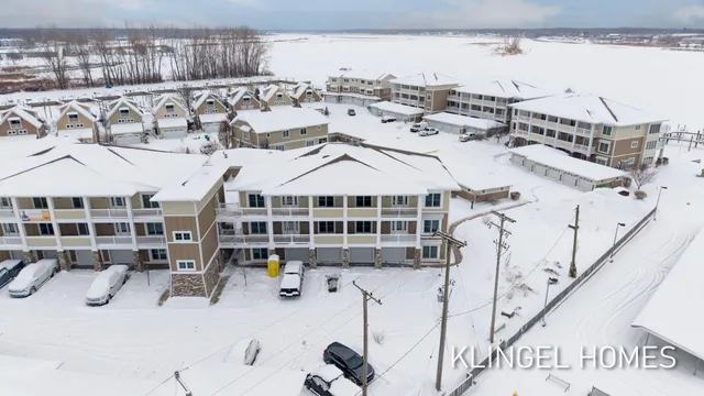 $790,000 | 930 West Savidge Street, Unit 12, Spring Lake, MI 49456