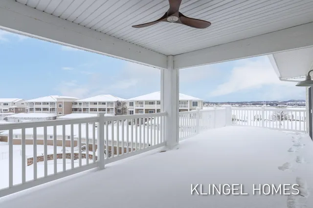 $790,000 | 930 West Savidge Street, Unit 12, Spring Lake, MI 49456