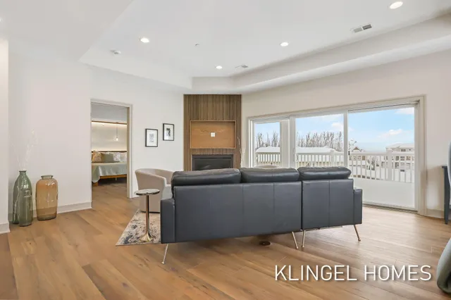 $790,000 | 930 West Savidge Street, Unit 12, Spring Lake, MI 49456