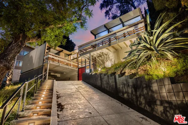 $1,795,000 | 3905 Pacheco Drive, Sherman Oaks, CA 91403