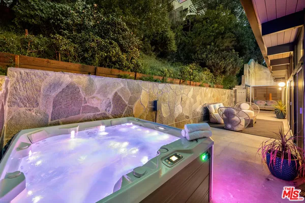 $1,795,000 | 3905 Pacheco Drive, Sherman Oaks, CA 91403