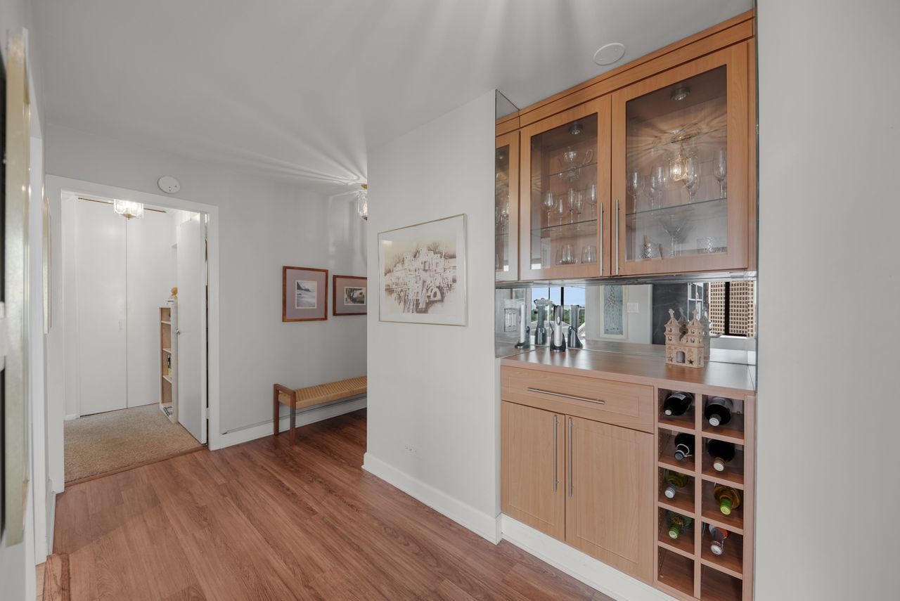 5455 North Sheridan Road, Unit 2602 Chicago, IL 60640 - Photo 8 of 25