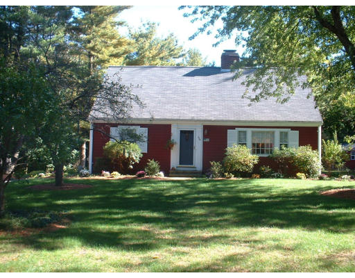 320 Lincoln Road Walpole, MA 02081 - Photo 2 of 3 Gallery Image 2