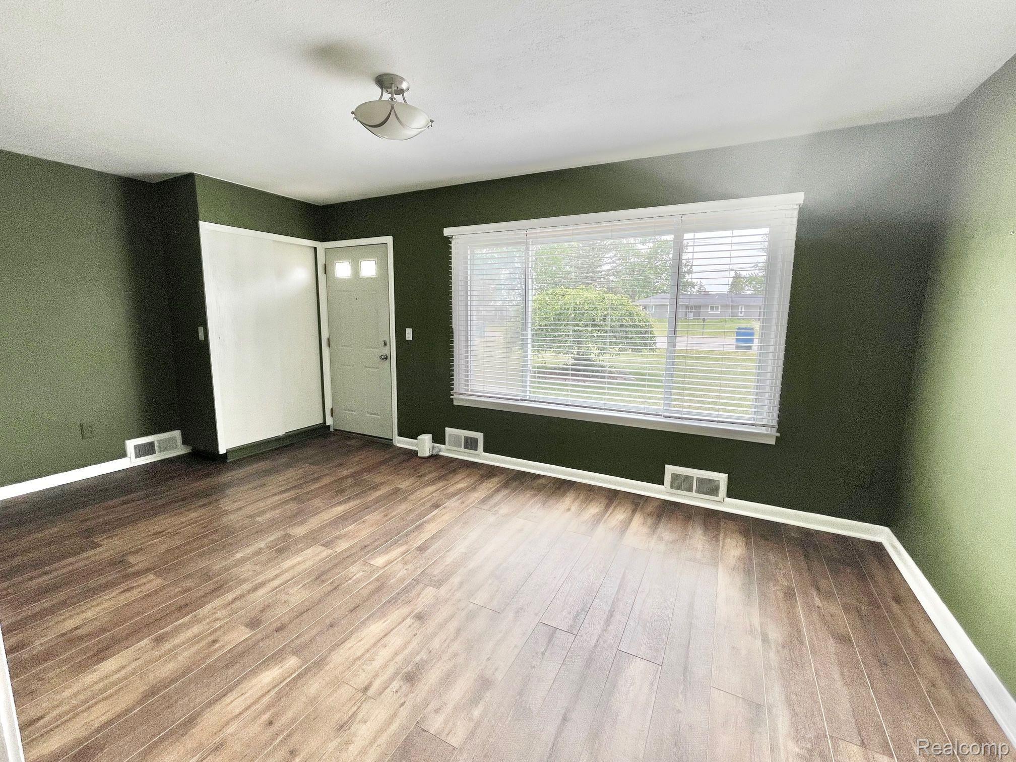 6097 Torrey Road Flint, MI 48507 - Photo 9 of 33 Gallery Image 9
