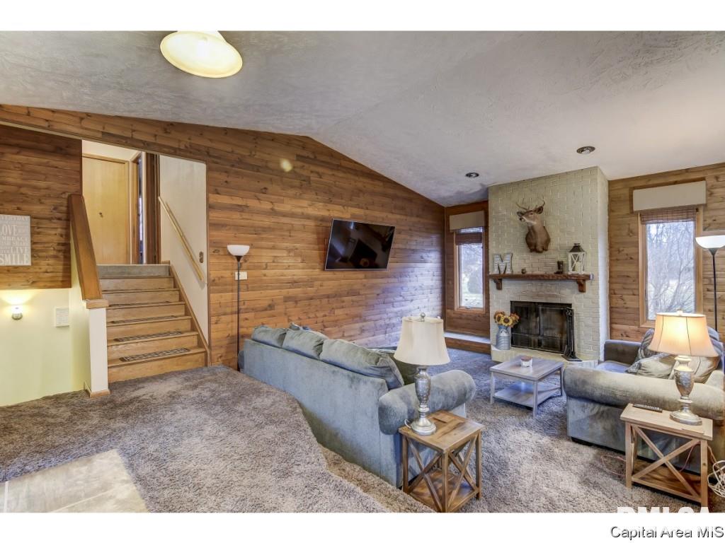 766 Gabbert Road Springfield, IL 62707 - Photo 12 of 36 Gallery Image 12