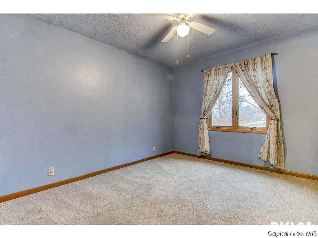 766 Gabbert Road Springfield, IL 62707 - Photo 18 of 36 Gallery Image 18