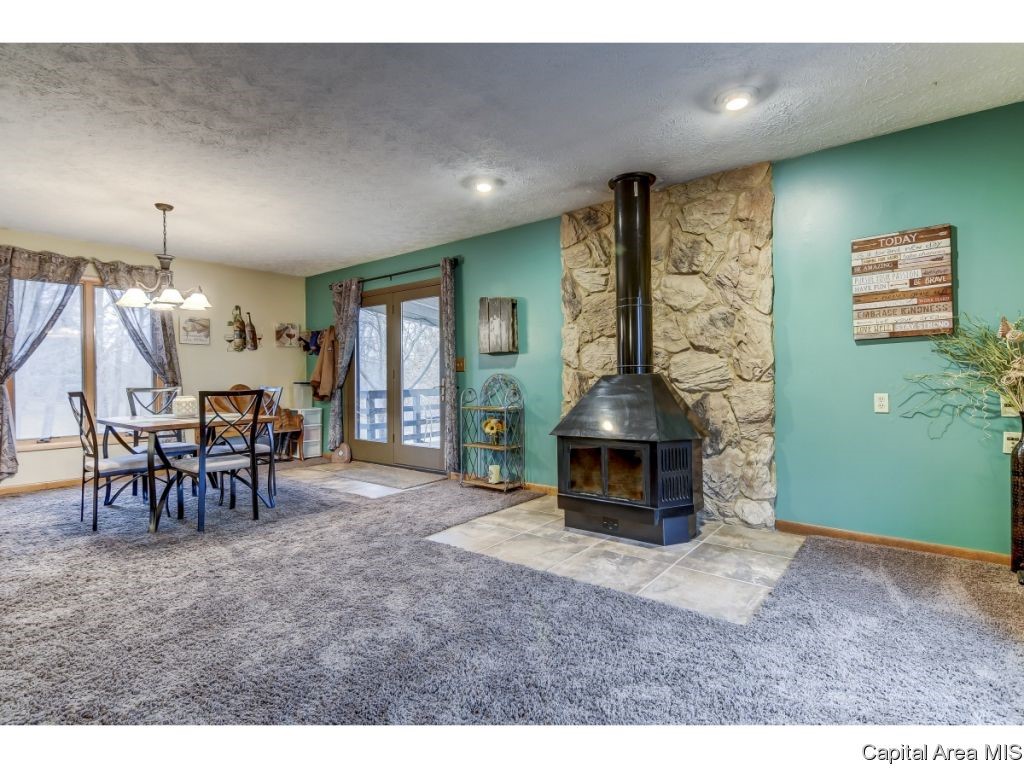 766 Gabbert Road Springfield, IL 62707 - Photo 7 of 36 Gallery Image 7
