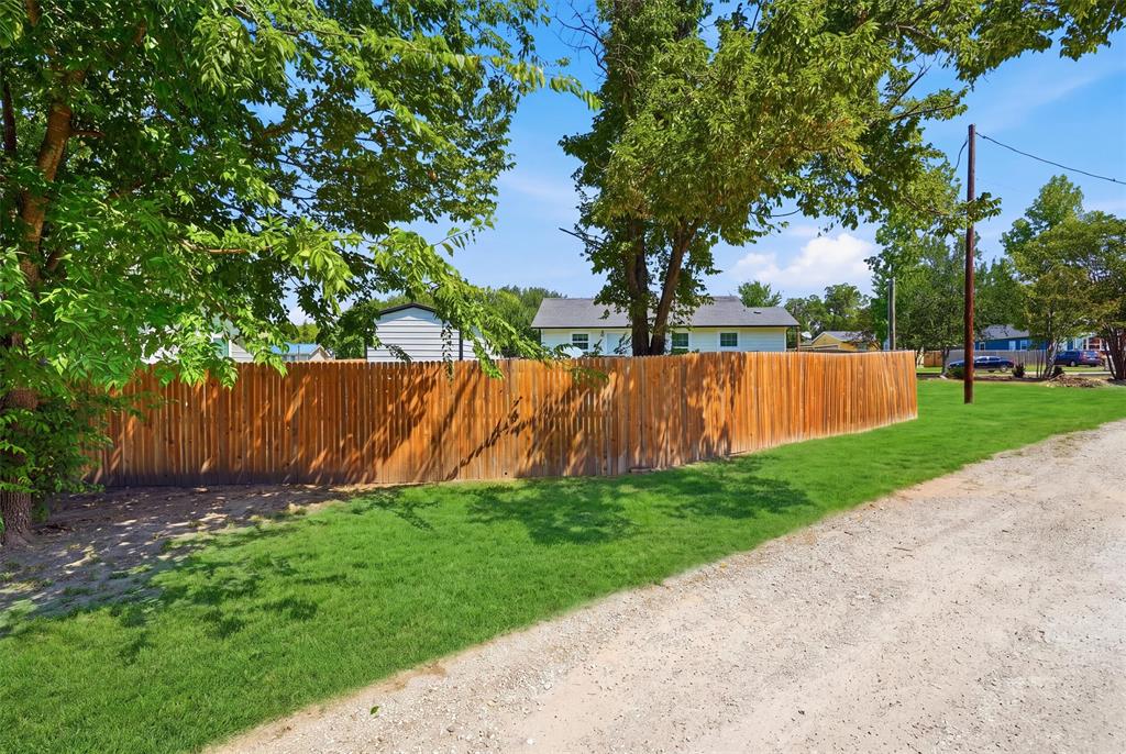 201 Spring Valley Azle, TX 76020 - Photo 31 of 37 Gallery Image 31