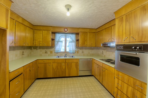 27 Woodside Road Ludlow, MA 01056 - Photo 11 of 28 Gallery Image 11
