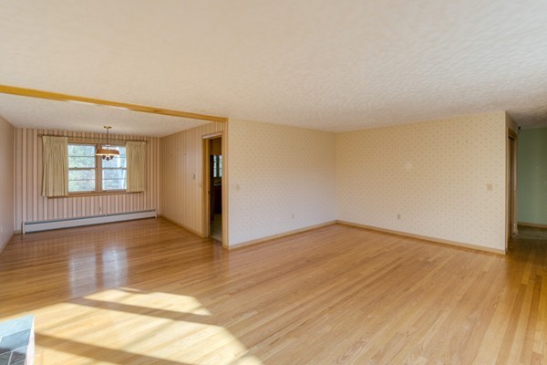 27 Woodside Road Ludlow, MA 01056 - Photo 3 of 28 Gallery Image 3