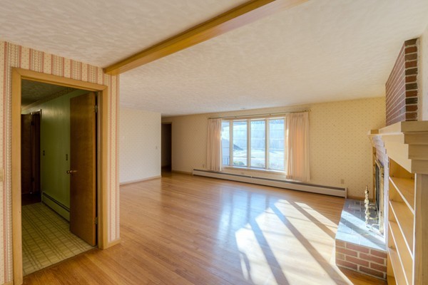 27 Woodside Road Ludlow, MA 01056 - Photo 6 of 28 Gallery Image 6