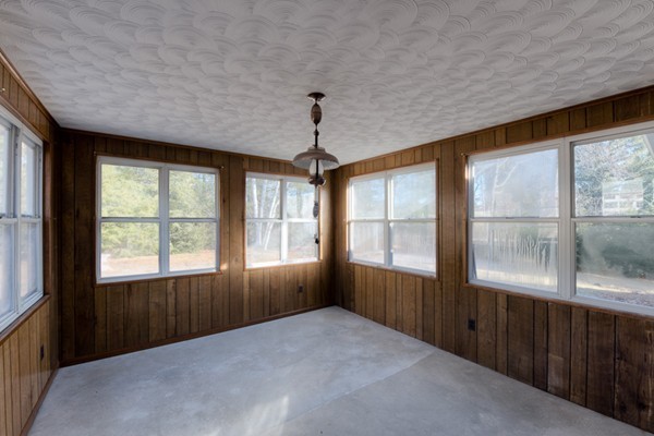 27 Woodside Road Ludlow, MA 01056 - Photo 9 of 28 Gallery Image 9