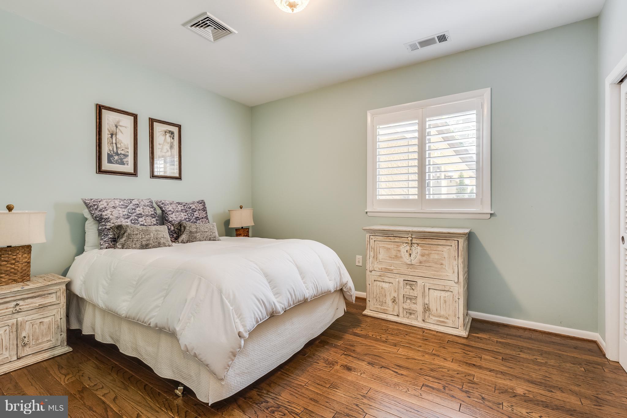 240 Old Mill Bottom Road South Annapolis, MD 21409 - Photo 23 of 30 Bedroom with Own Full Bath