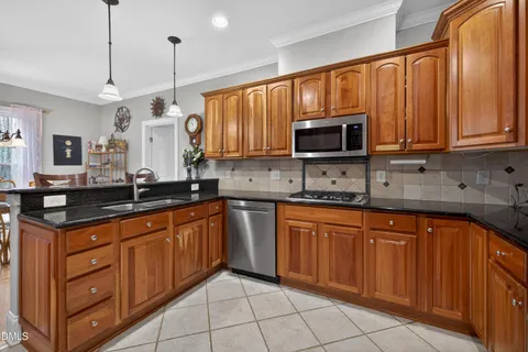 $850,000 | 4613 Cross Brook Lane, Raleigh, NC 27610