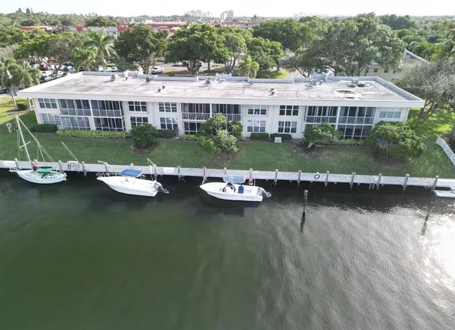 $3,190 | 3175 Northeast 48th Court, Unit 205, Lighthouse Point, FL 33064