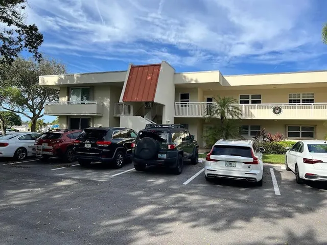 $3,190 | 3175 Northeast 48th Court, Unit 205, Lighthouse Point, FL 33064