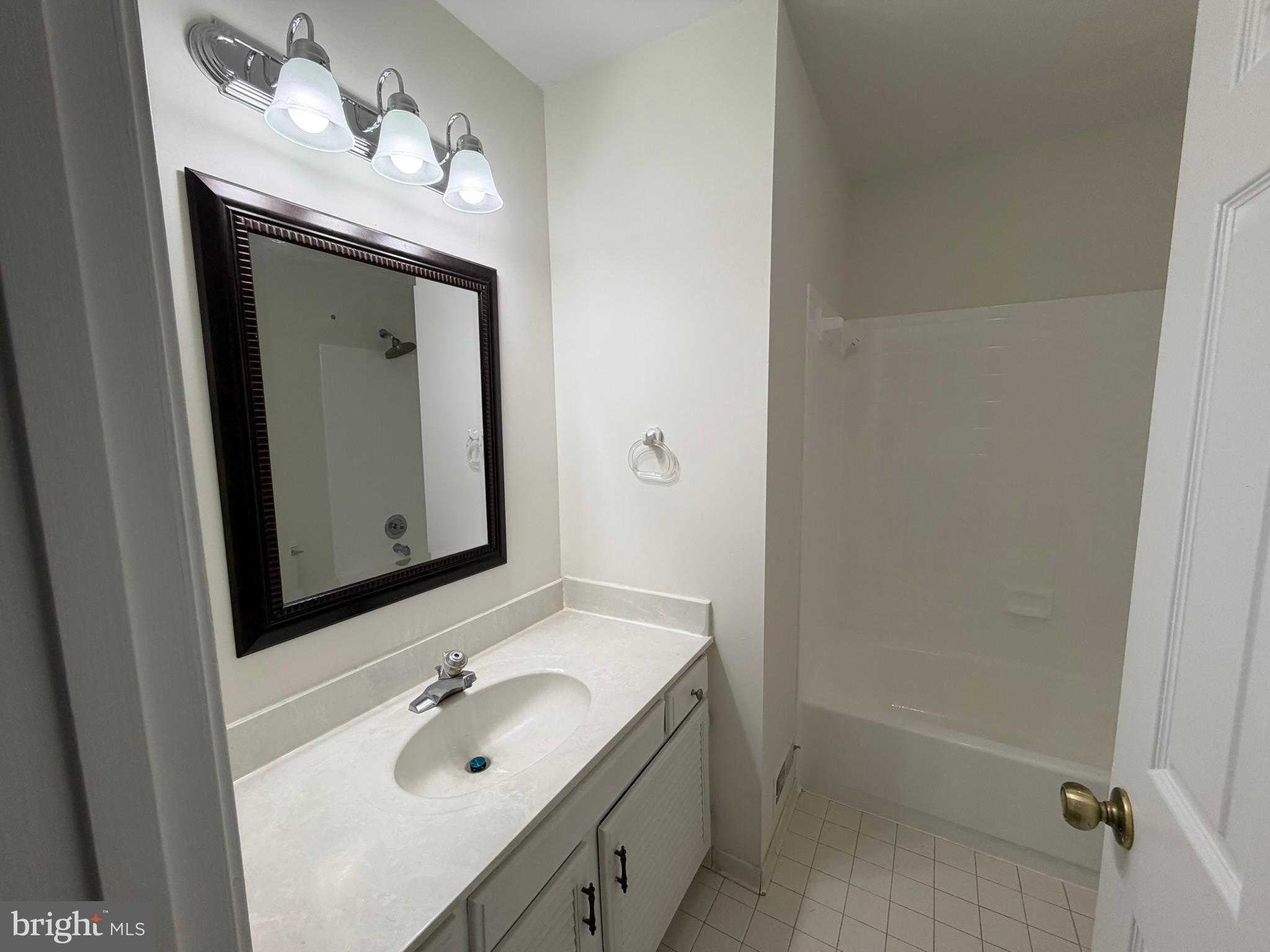 2109 Falling Creek Road Silver Spring, MD 20904 - Photo 25 of 30 Upper Hall Bathroom