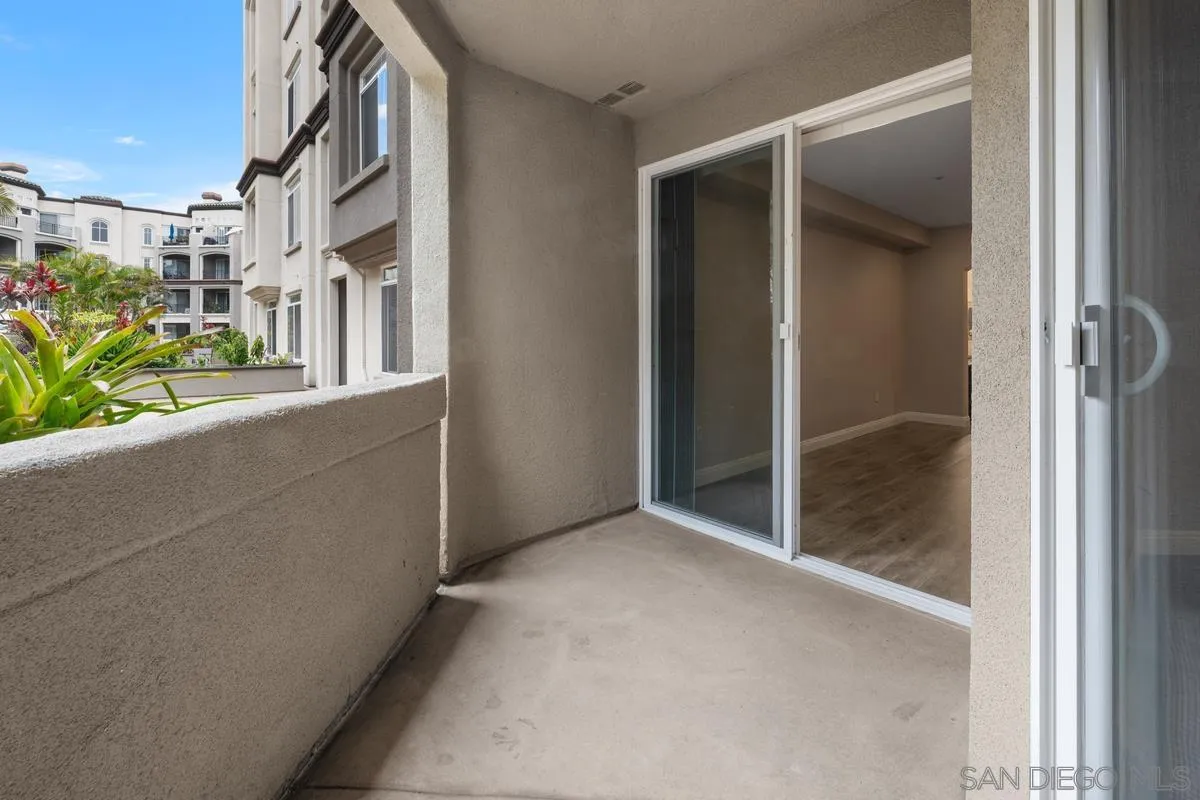 9229 Regents Road, Unit L124 La Jolla, CA 92037 - Photo 22 of 46 a view of an entryway