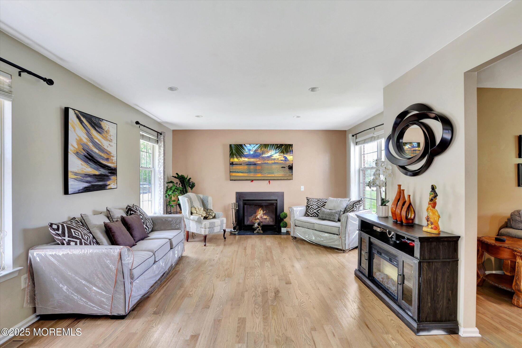 1041 Aumack Road Jackson, NJ 08527 - Photo 11 of 34 10-Family Room