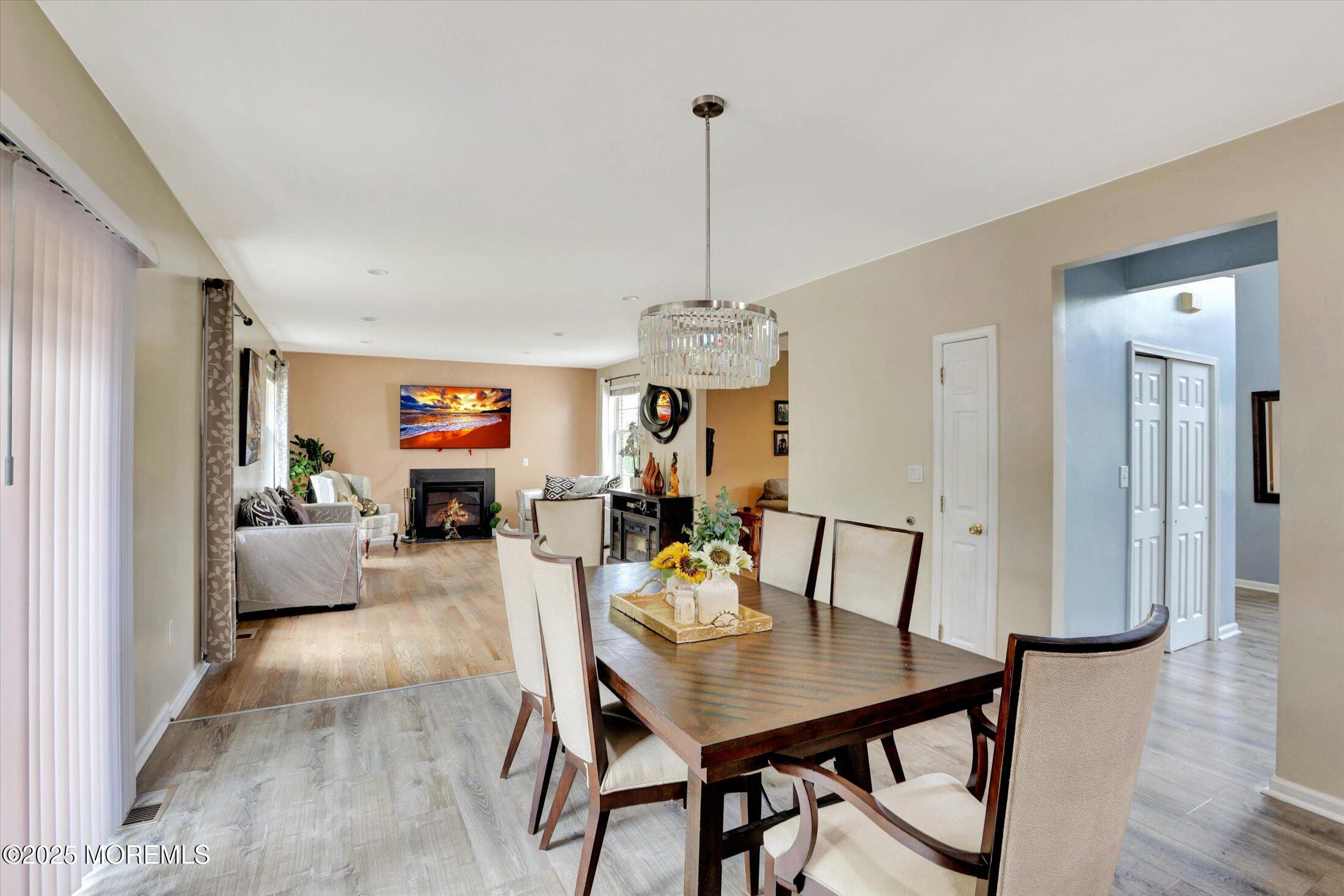 1041 Aumack Road Jackson, NJ 08527 - Photo 9 of 34 19-Breakfast Area
