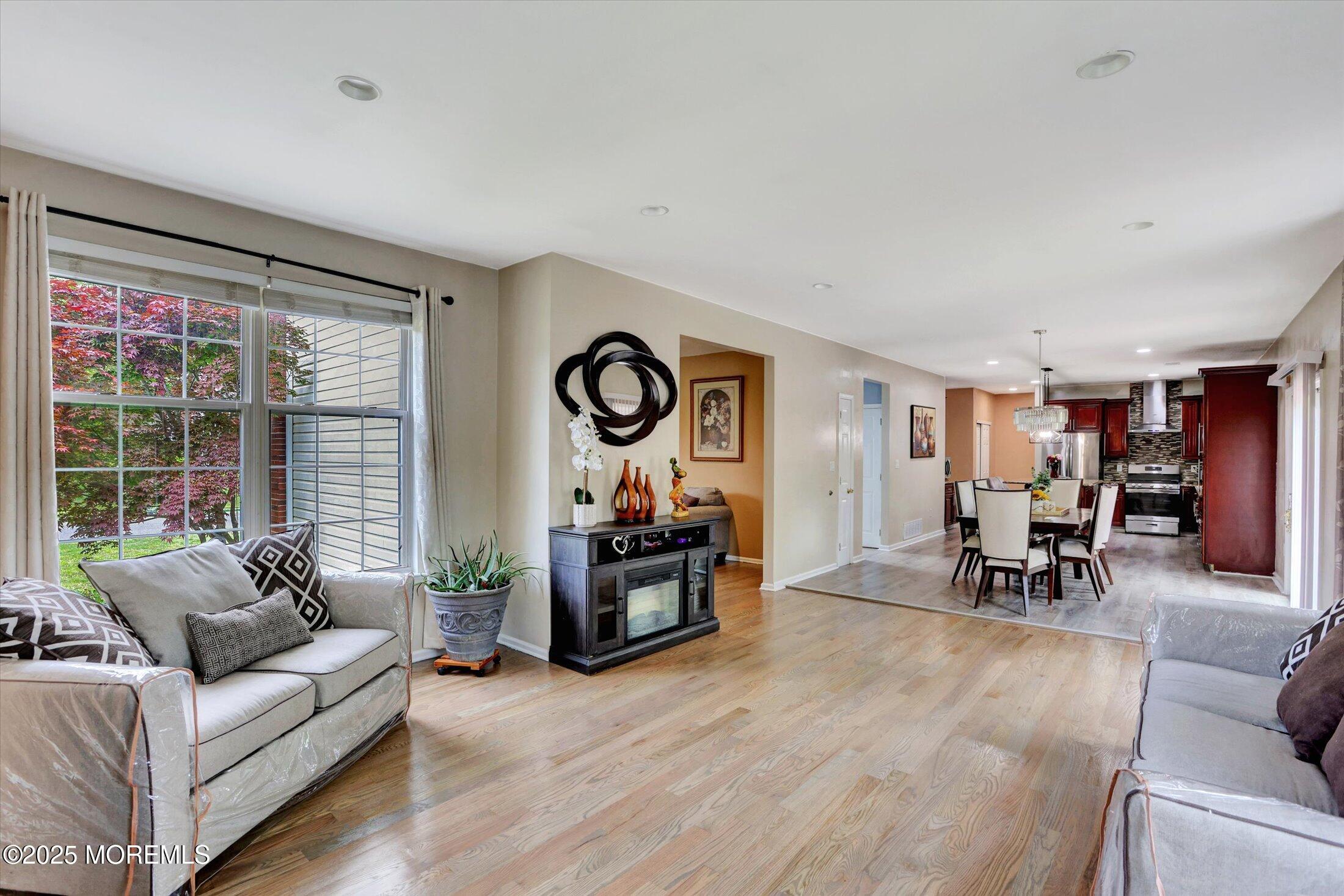 1041 Aumack Road Jackson, NJ 08527 - Photo 10 of 34 11-Family Room