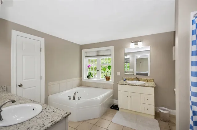 $784,900 | 8 Autumn Gate Circle, Millbury, MA 01527