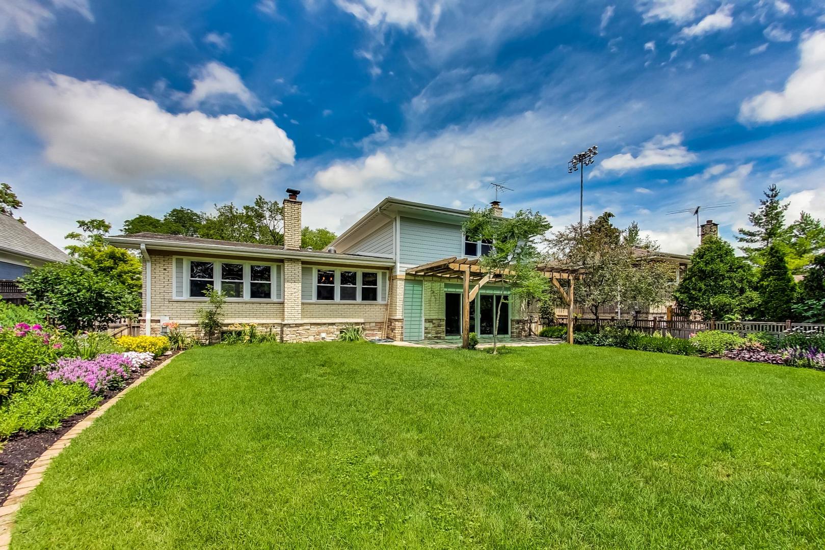 538 Highland Road Hinsdale, IL 60521 - Photo 4 of 46