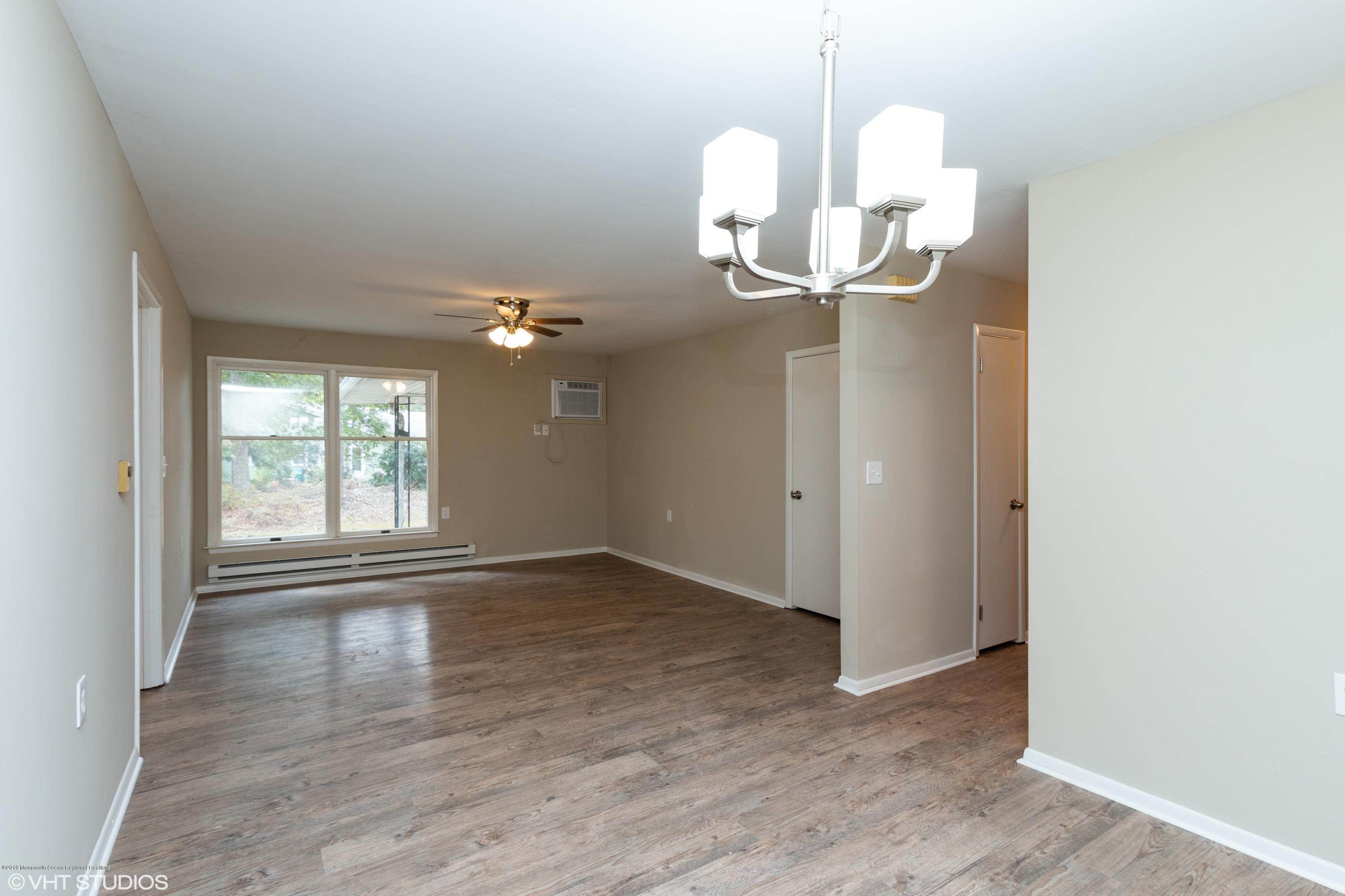 18 Cranberry Road, Unit 9A Manahawkin, NJ 08050 - Photo 14 of 25 14_18CRANBERRYROAD_2014_HiRes