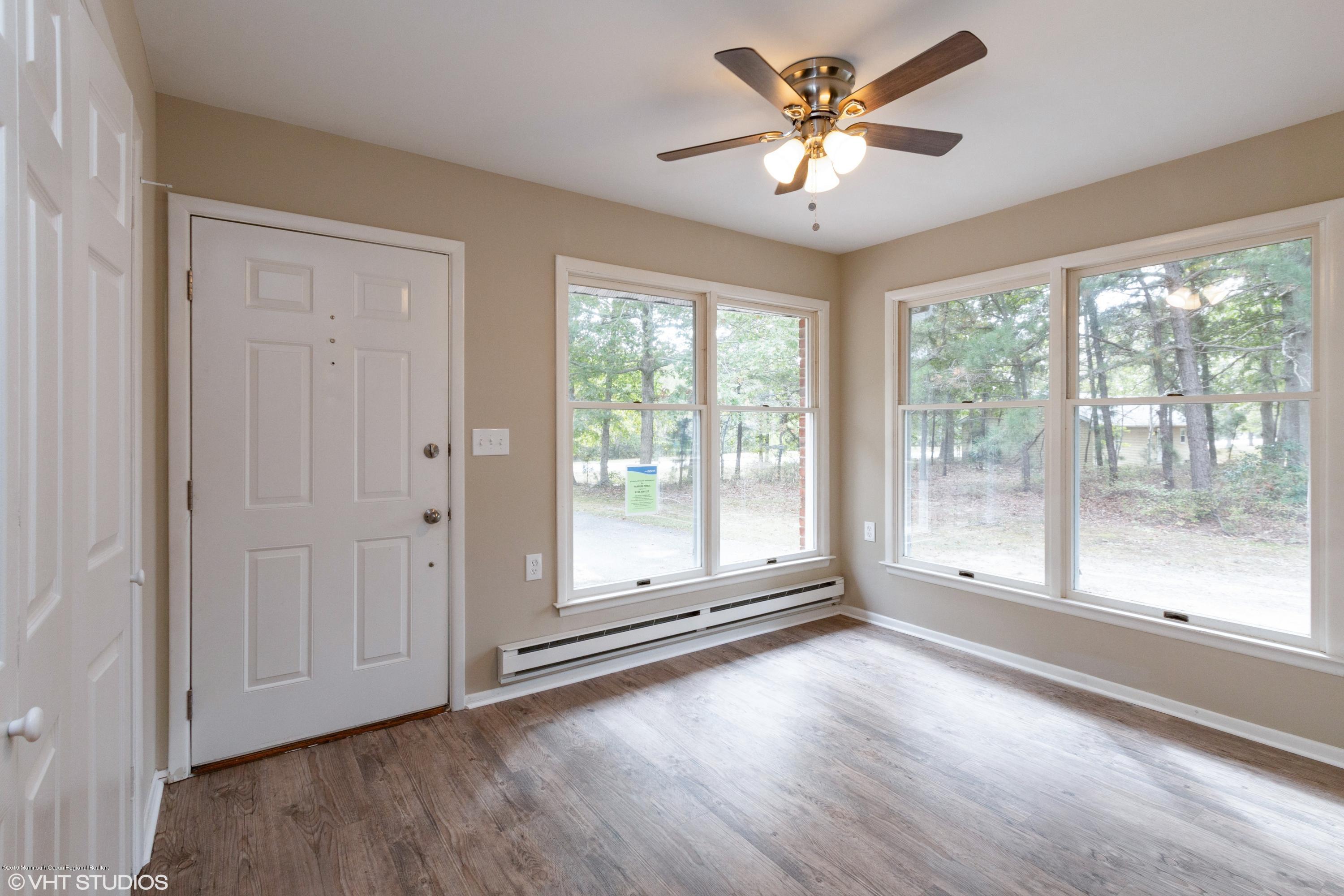 18 Cranberry Road, Unit 9A Manahawkin, NJ 08050 - Photo 6 of 25 06_18CRANBERRYROAD_2006_HiRes