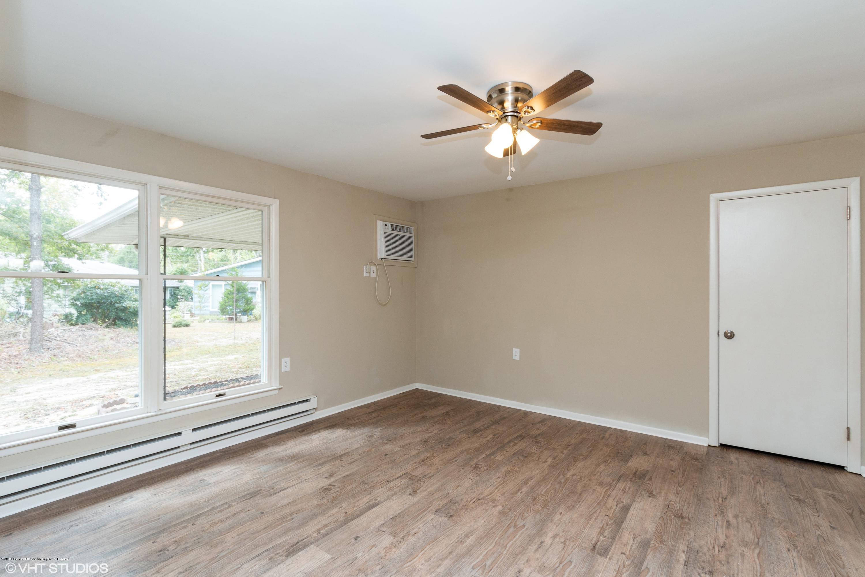 18 Cranberry Road, Unit 9A Manahawkin, NJ 08050 - Photo 8 of 25 08_18CRANBERRYROAD_2008_HiRes