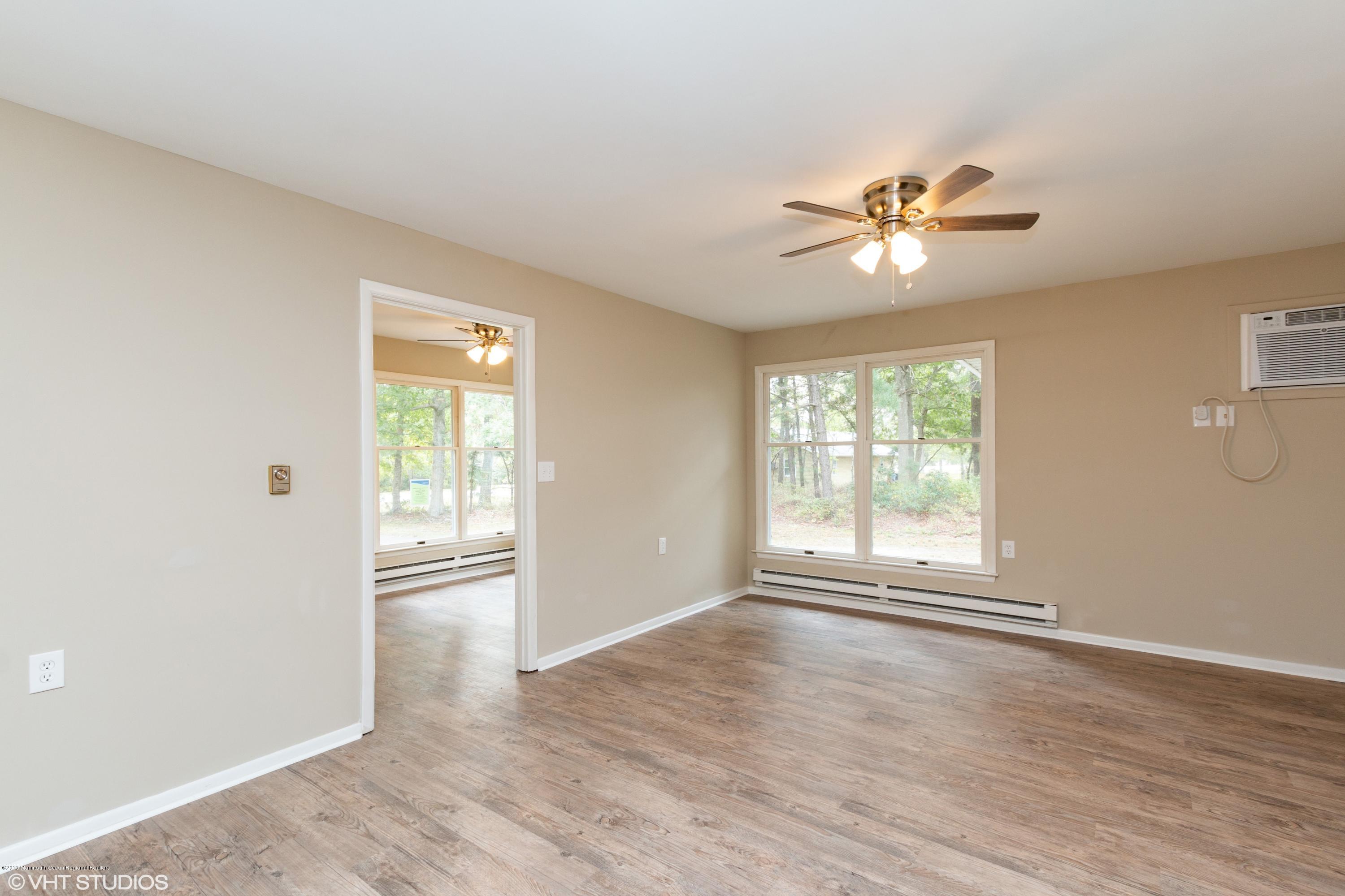 18 Cranberry Road, Unit 9A Manahawkin, NJ 08050 - Photo 9 of 25 09_18CRANBERRYROAD_2009_HiRes