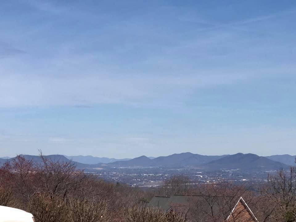 1465 Longview Road Roanoke, VA 24018 - Photo 5 of 52 EC1DA552-0CB6-4DC2-B1EB-4E73945FB342