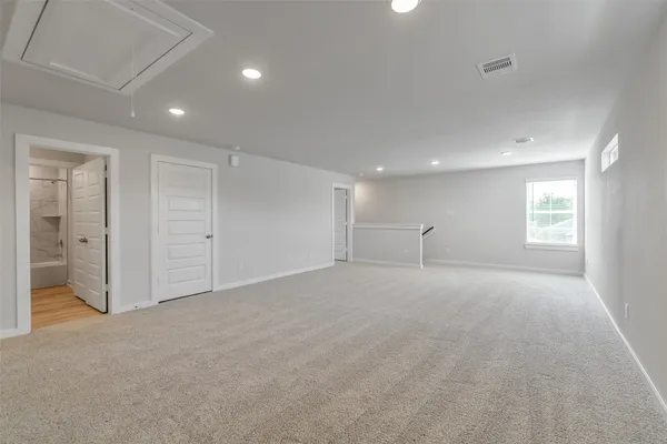 $299,990 | 127 West Canopy Crossing Circle, Conroe, TX 77301