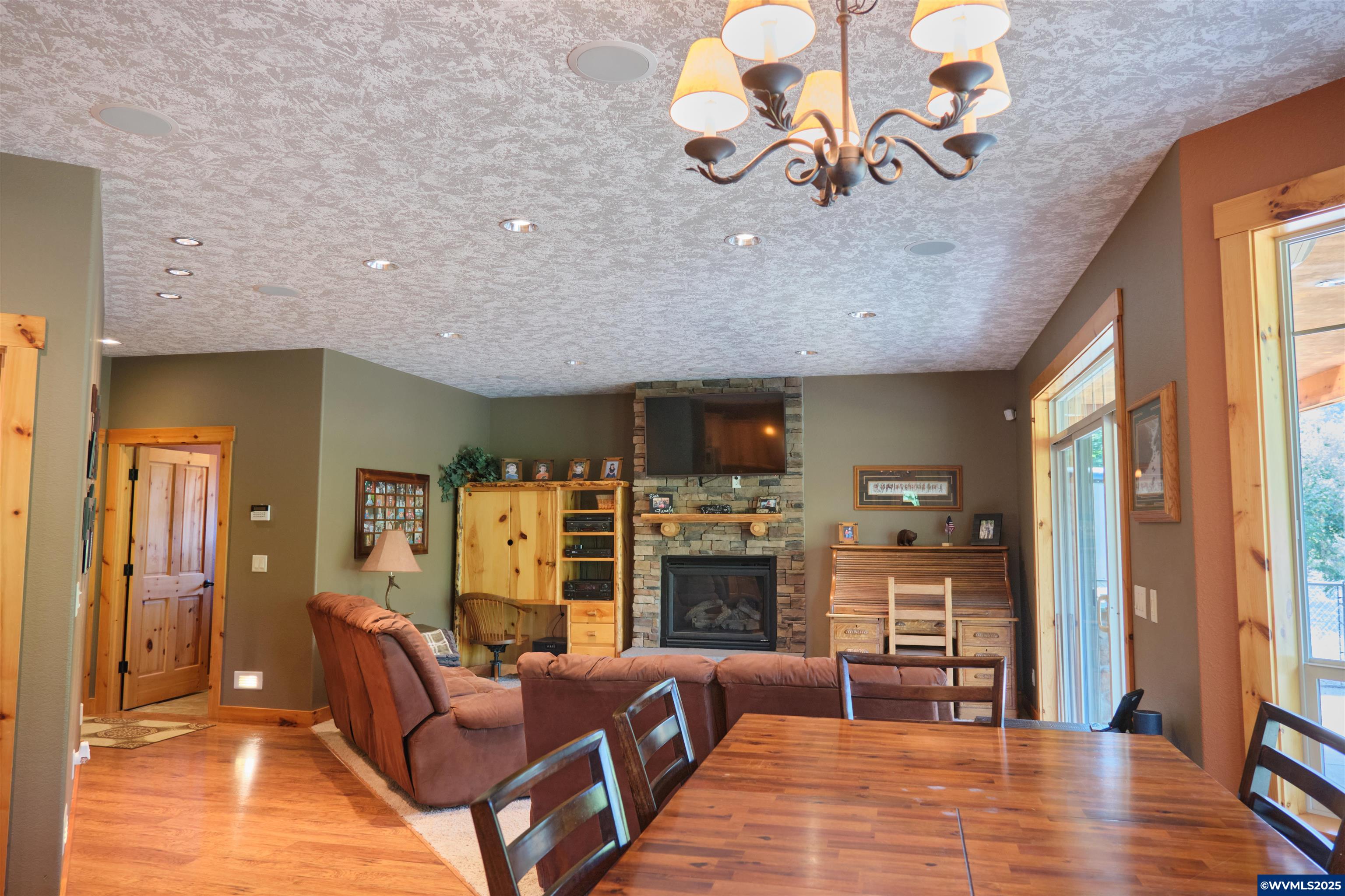 222 Southeast Whitten Road Mill City, OR 97360 - Photo 11 of 50