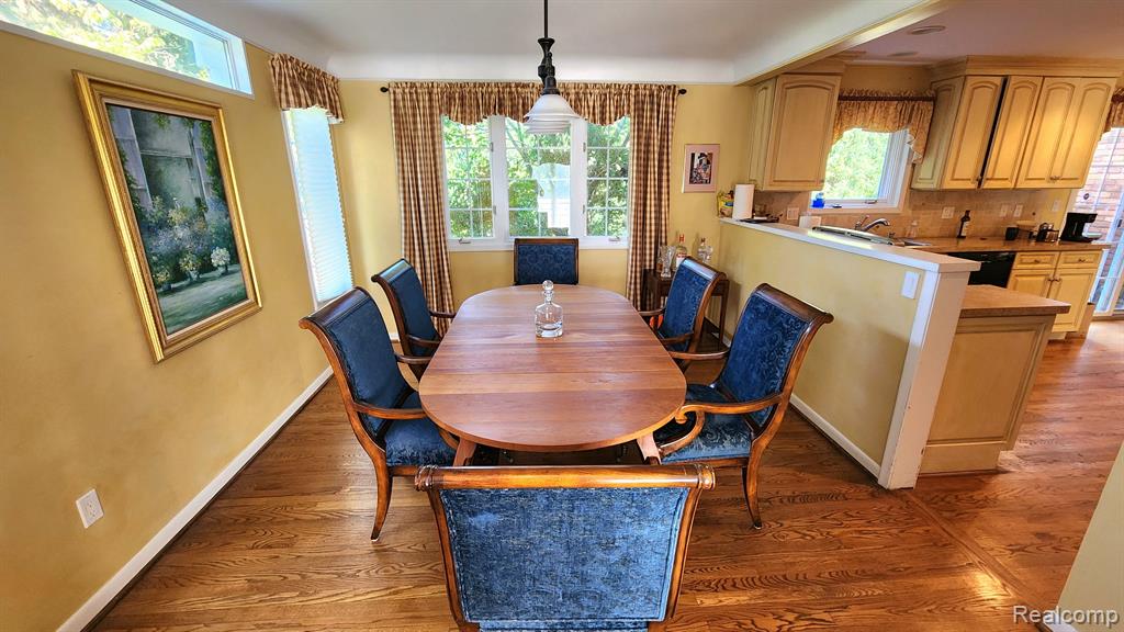 608 Canterbury Road Grosse Pointe Woods, MI 48236 - Photo 7 of 28