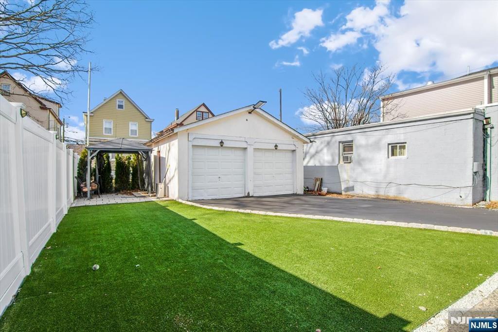 264 Union Street Lodi, NJ 07644 - Photo 20 of 27