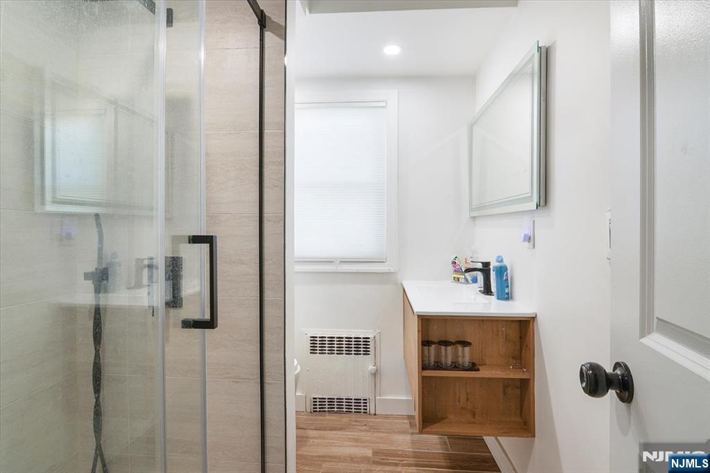 264 Union Street Lodi, NJ 07644 - Photo 10 of 27