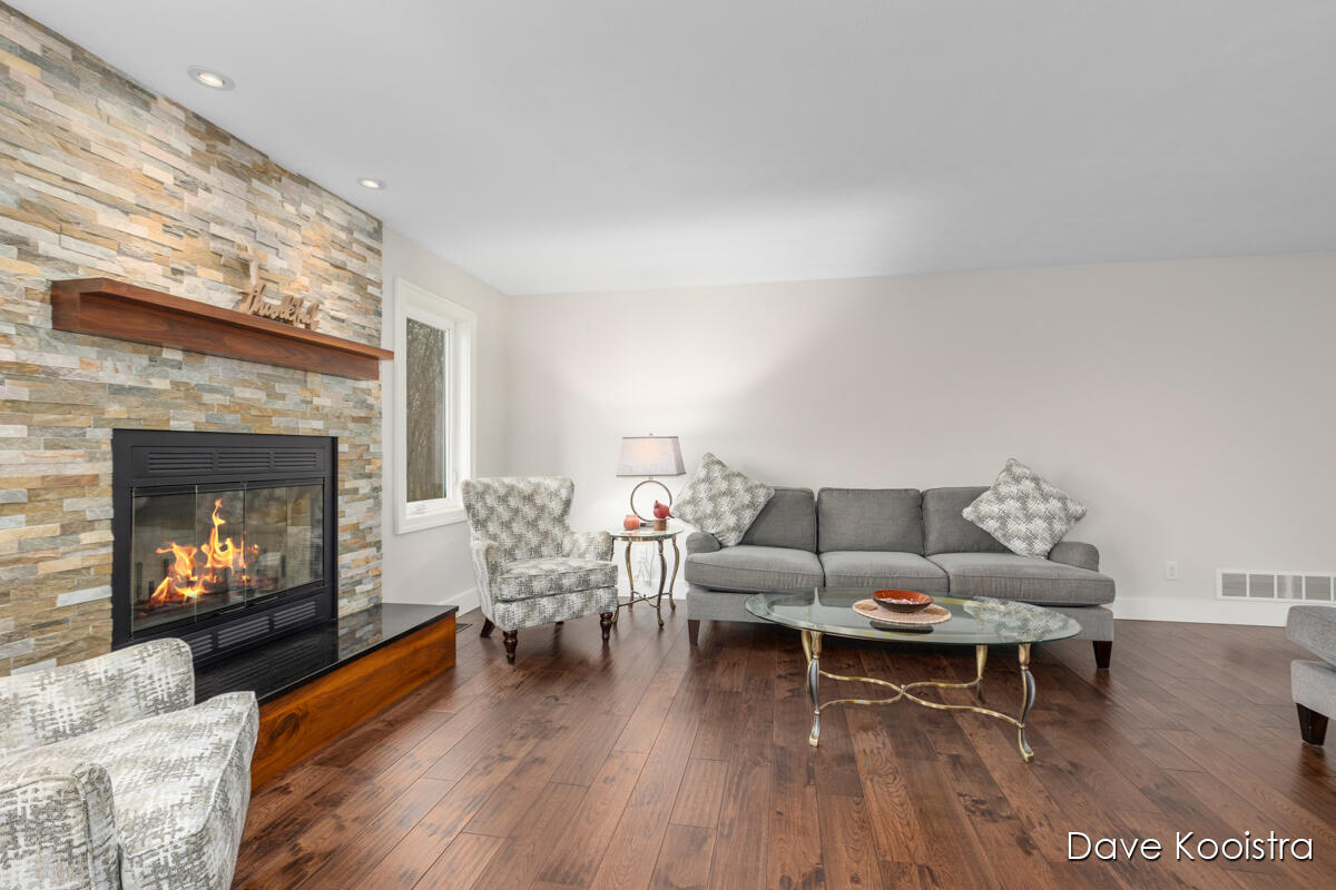 3905 Sunset View Wayland, MI 49348 - Photo 22 of 57 IMG_1004